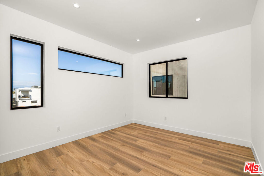2206 Carmona Avenue - Photo 13
