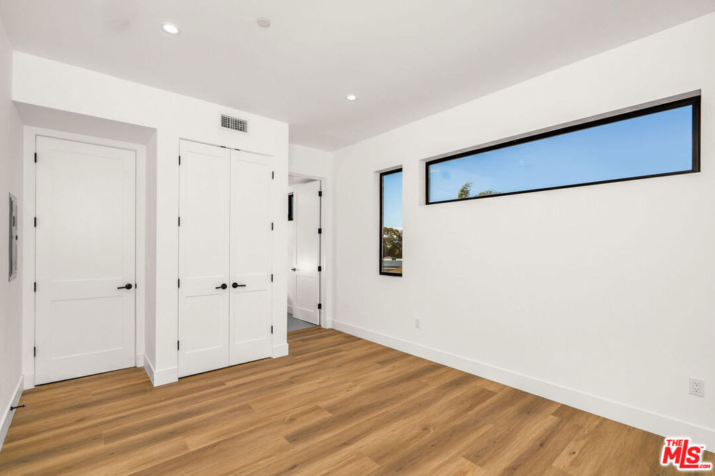 2206 Carmona Avenue - Photo 12