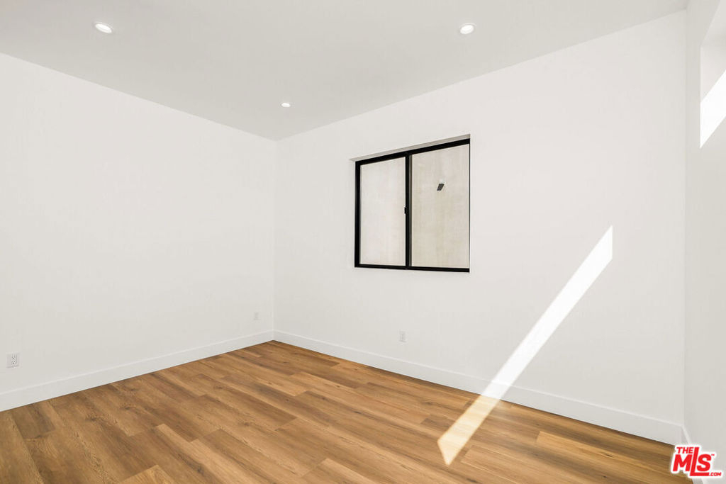 2206 Carmona Avenue - Photo 16