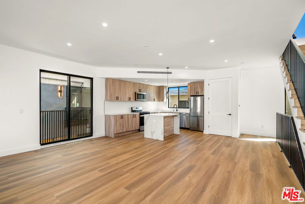 2206 Carmona Avenue - Photo 5