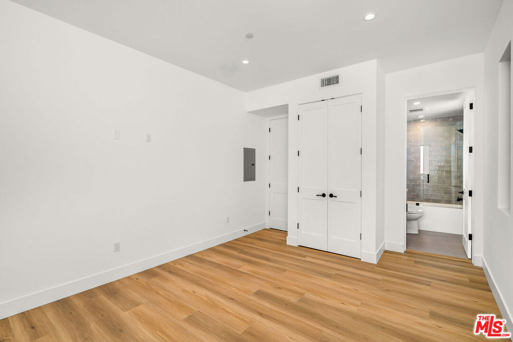 2206 Carmona Avenue - Photo 11