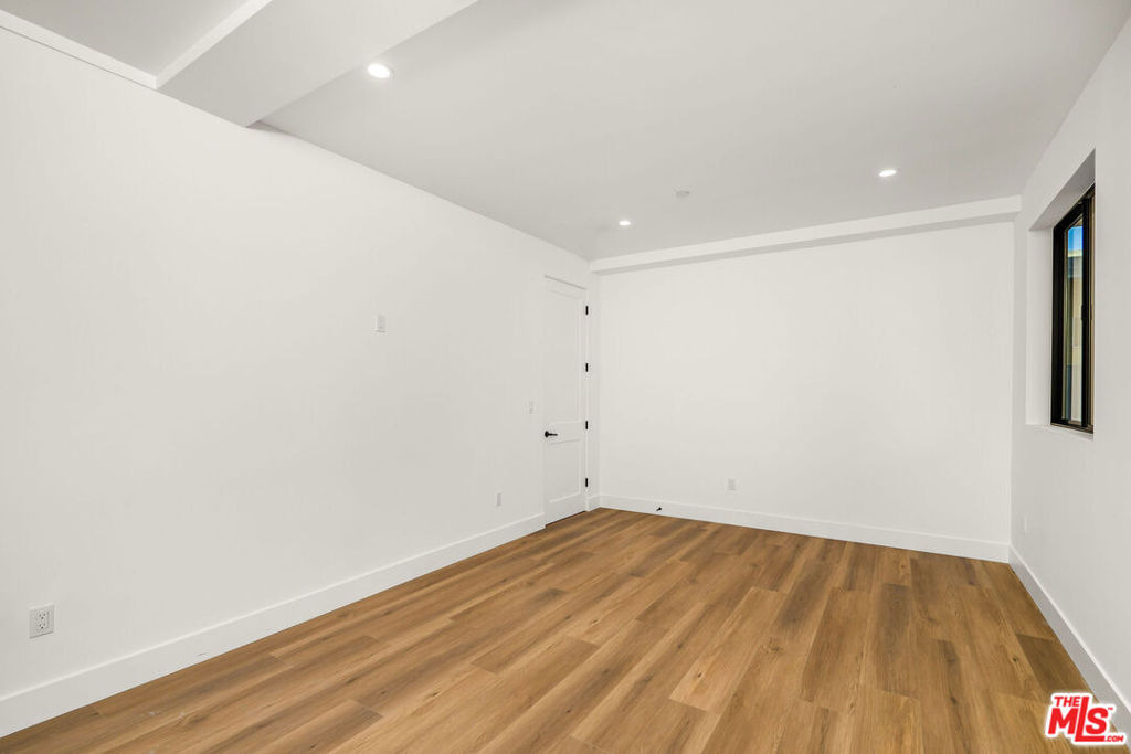 2206 Carmona Avenue - Photo 17