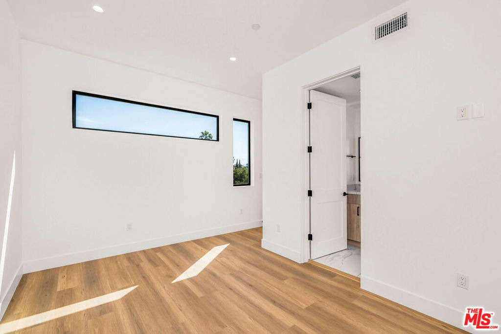 2206 Carmona Avenue - Photo 6