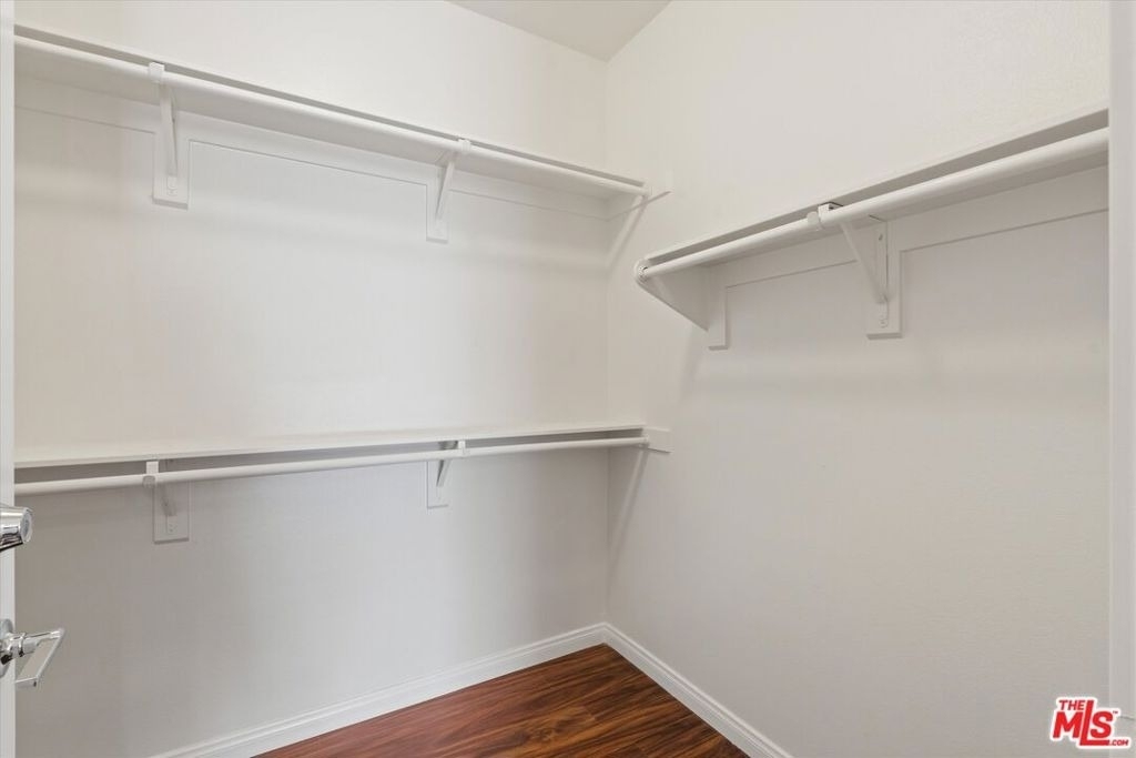 13225 Victory Boulevard - Photo 21
