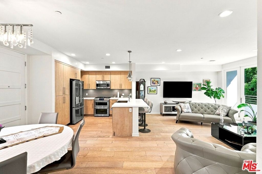 4240 Laurel Canyon Boulevard - Photo 3