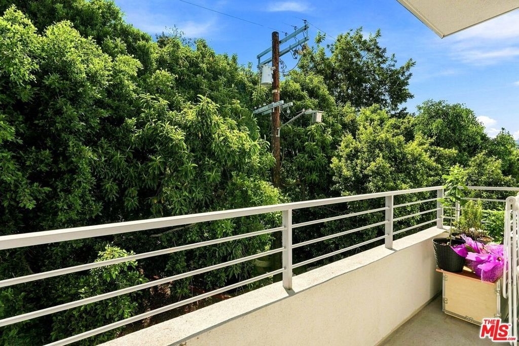 4240 Laurel Canyon Boulevard - Photo 11