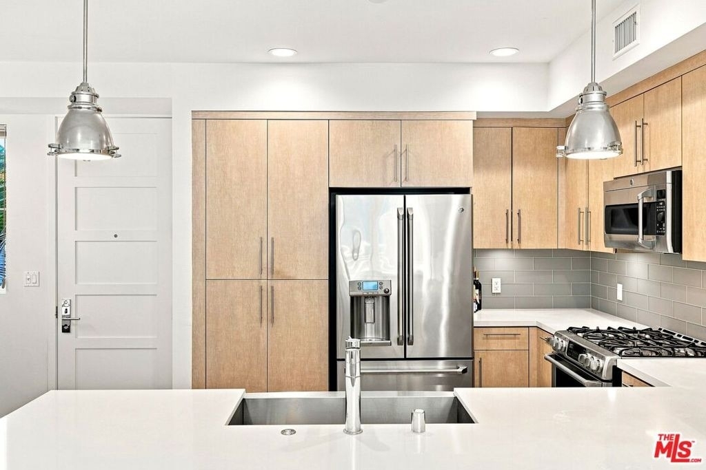 4240 Laurel Canyon Boulevard - Photo 7