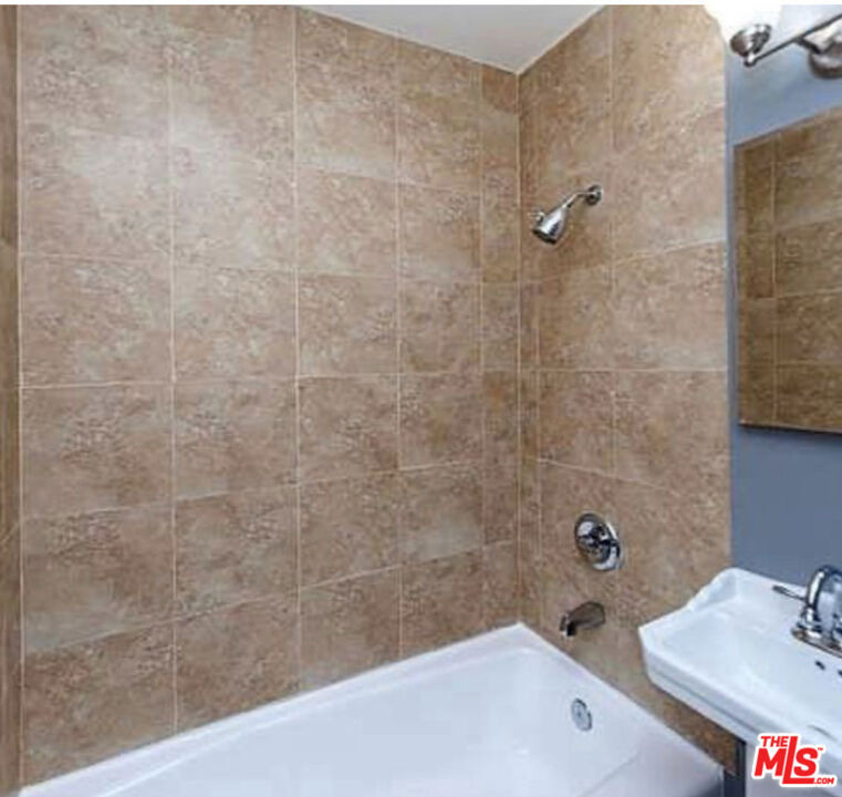 852 11th Street - Photo 8