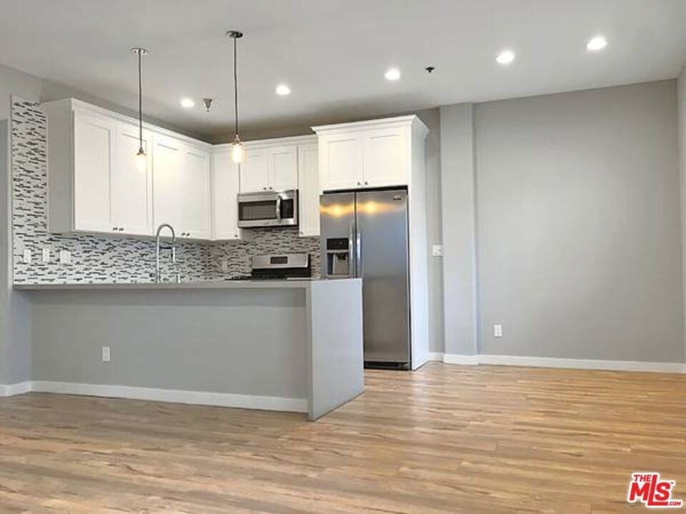 10560 Santa Monica - Photo 1