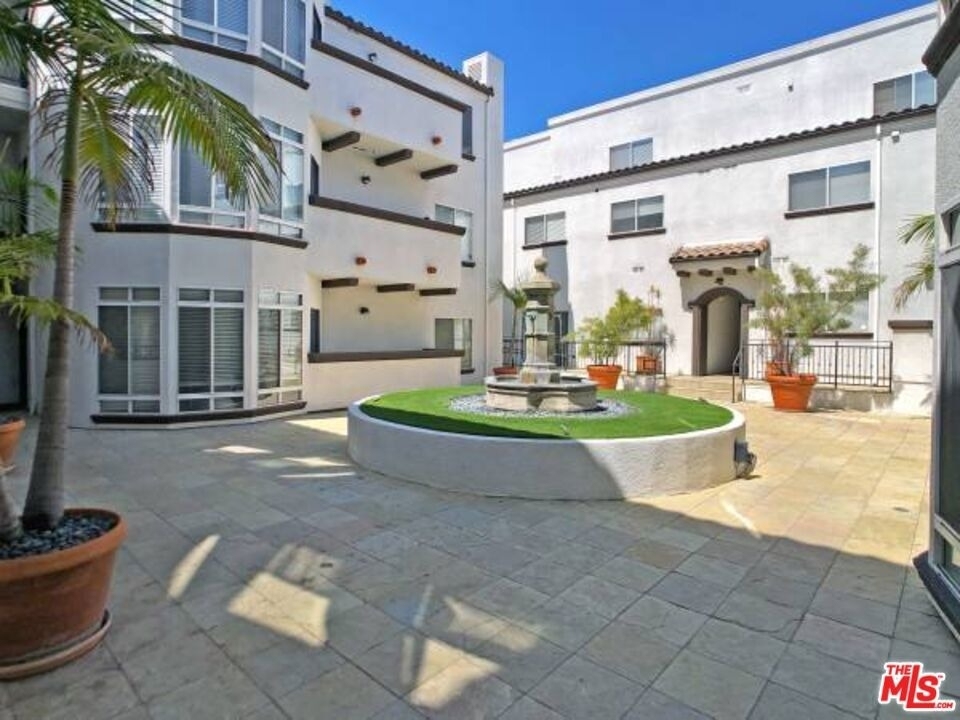 10560 Santa Monica - Photo 13
