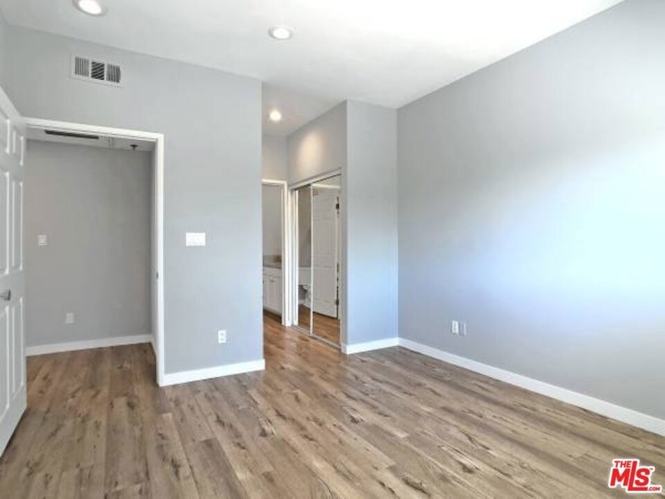 10560 Santa Monica - Photo 7