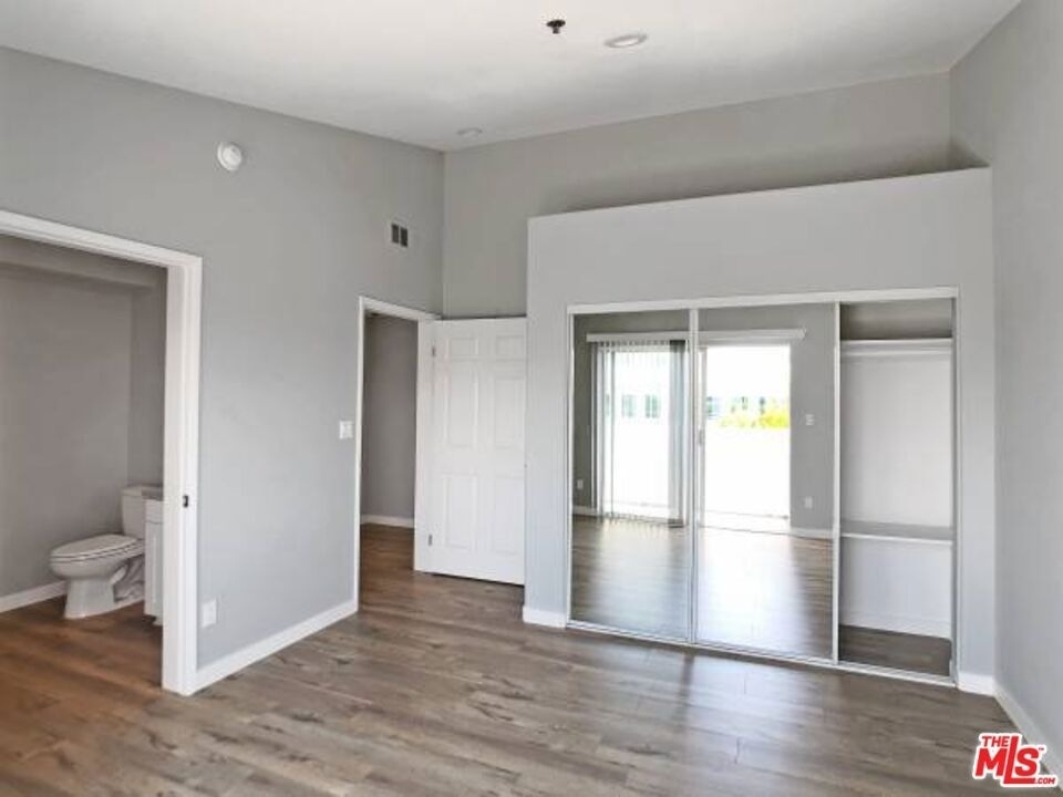 10560 Santa Monica - Photo 12