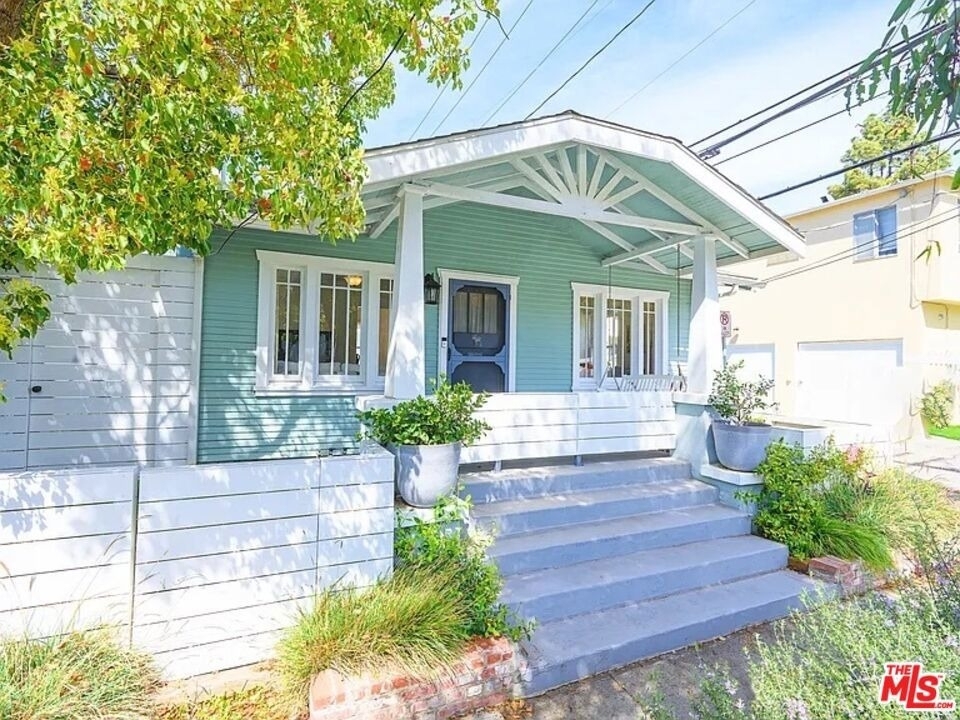 2213 Arizona Avenue - Photo 0