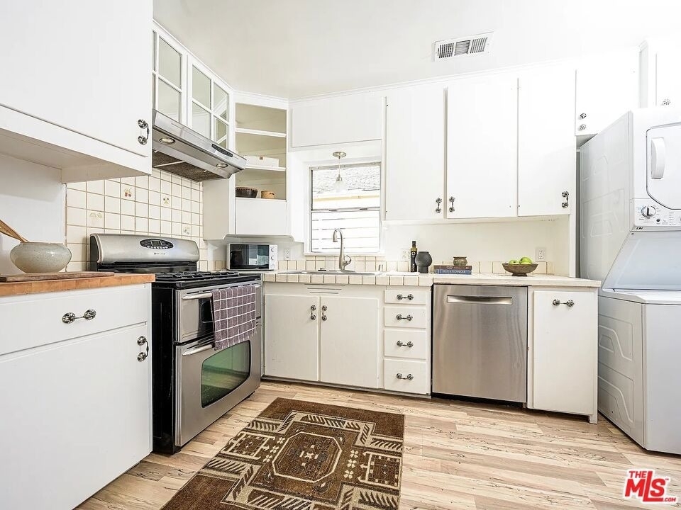 2213 Arizona Avenue - Photo 8