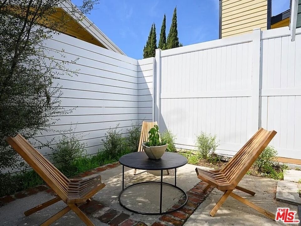 2213 Arizona Avenue - Photo 19
