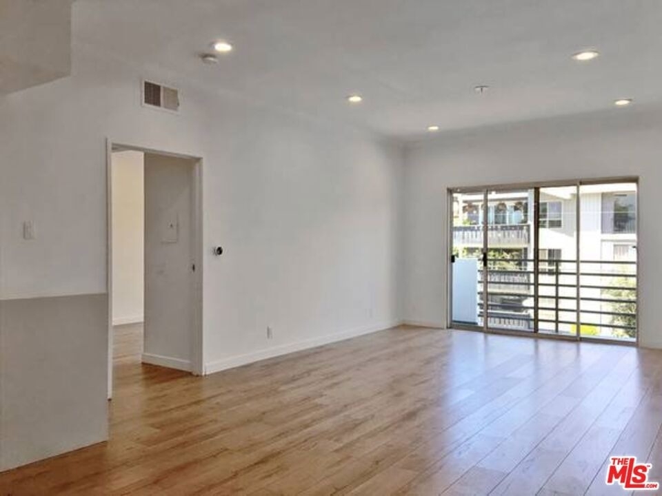 301 S Swall Drive - Photo 8