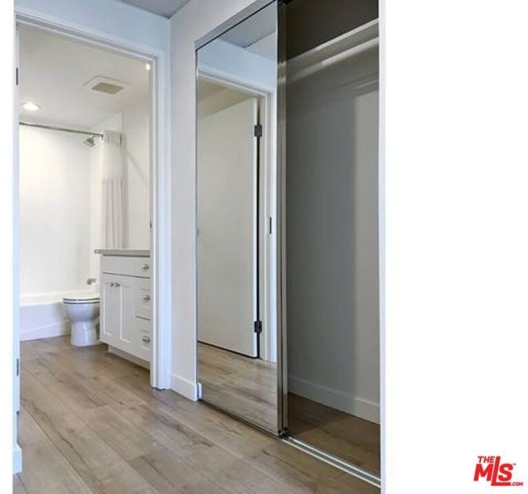301 S Swall Drive - Photo 15