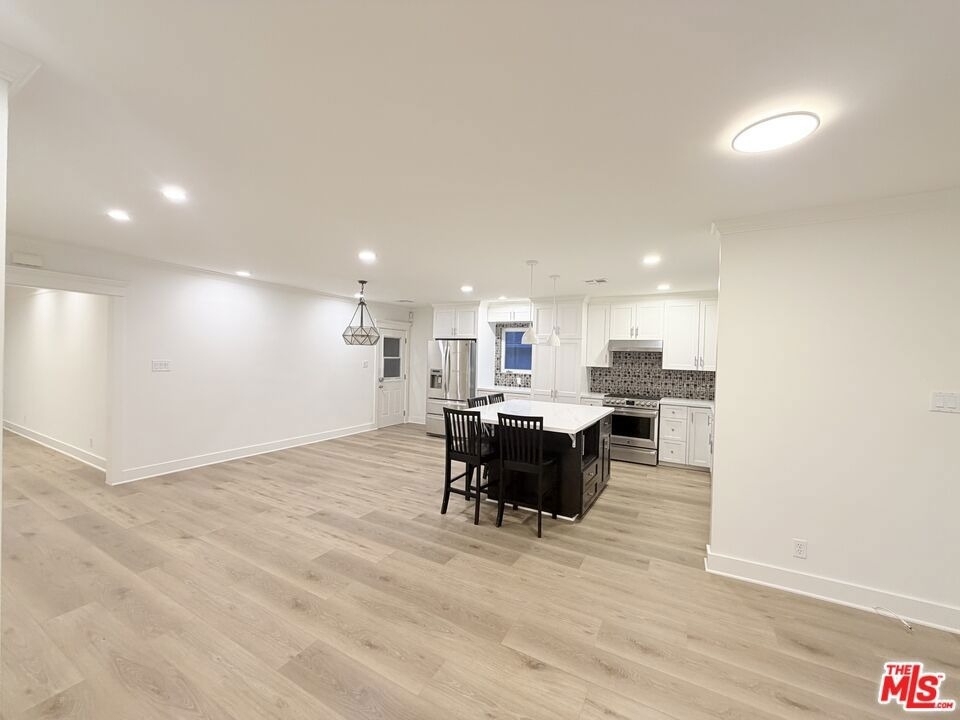 4627 Collis Avenue - Photo 4