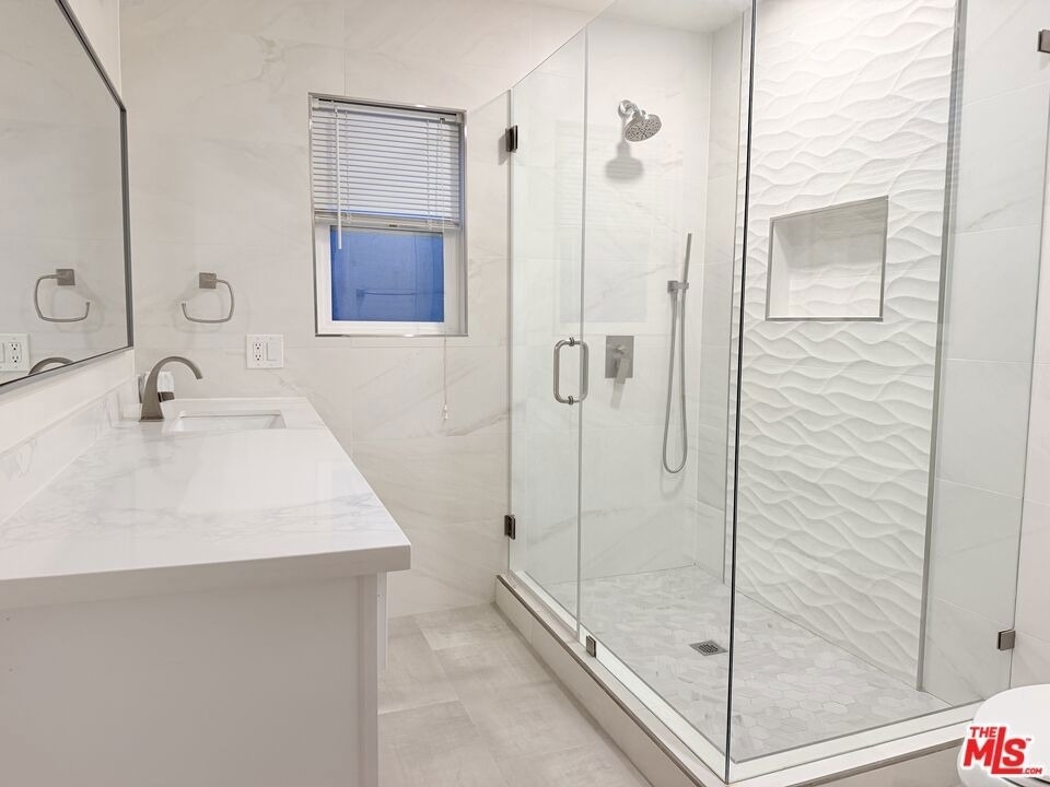 4627 Collis Avenue - Photo 9