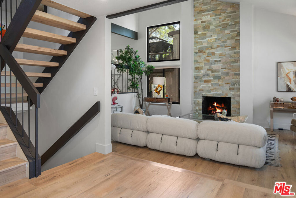 24946 Ravenswood - Photo 12