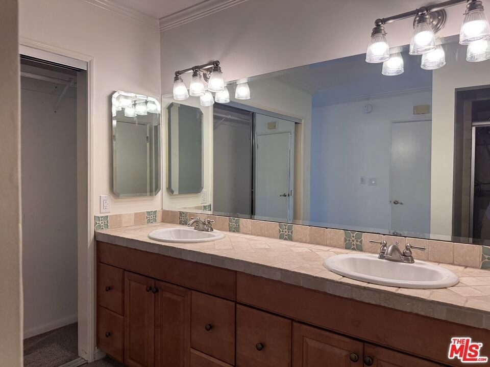 8701 Delgany Avenue - Photo 27