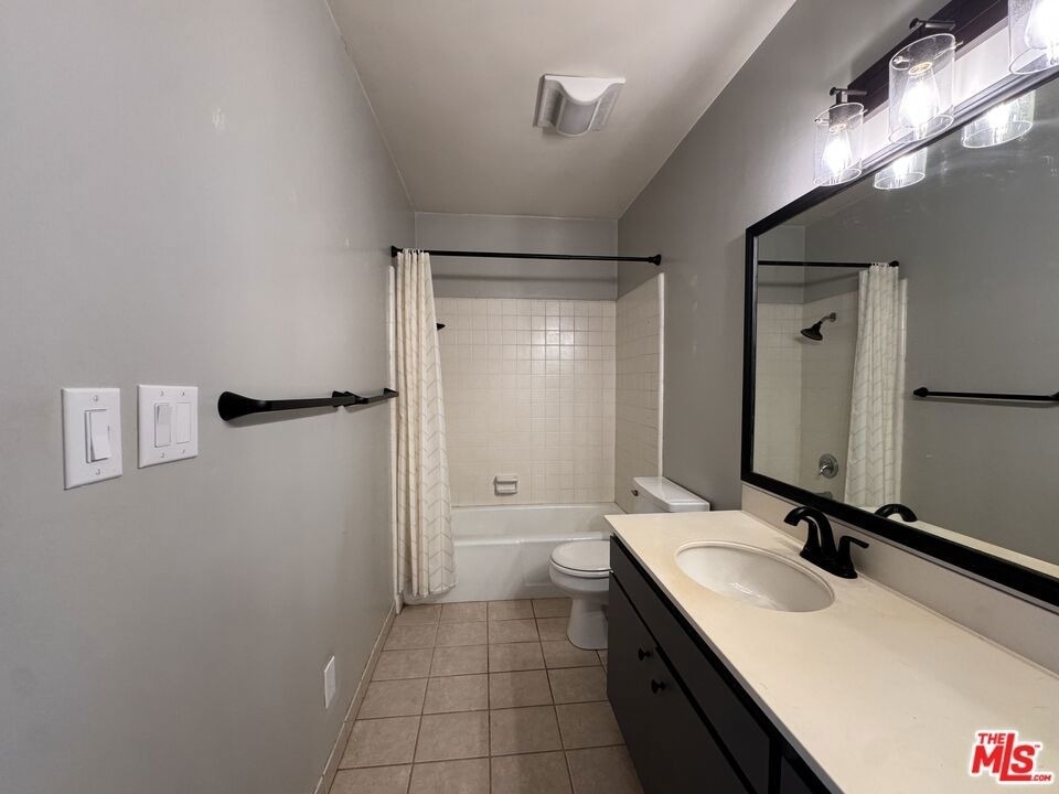 8701 Delgany Avenue - Photo 15