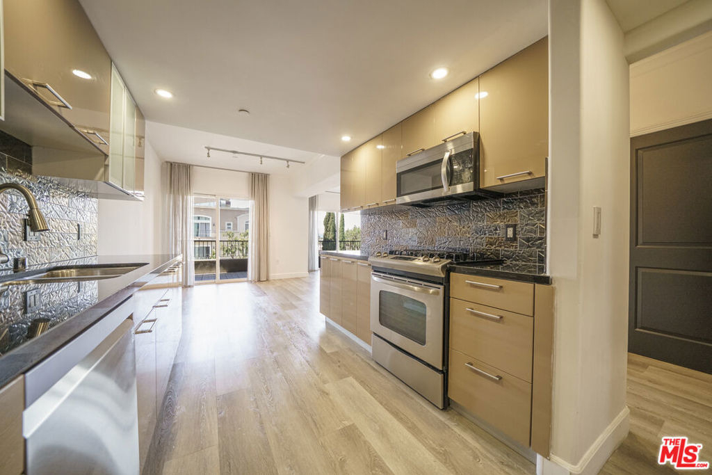 970 S St Andrews Place - Photo 11