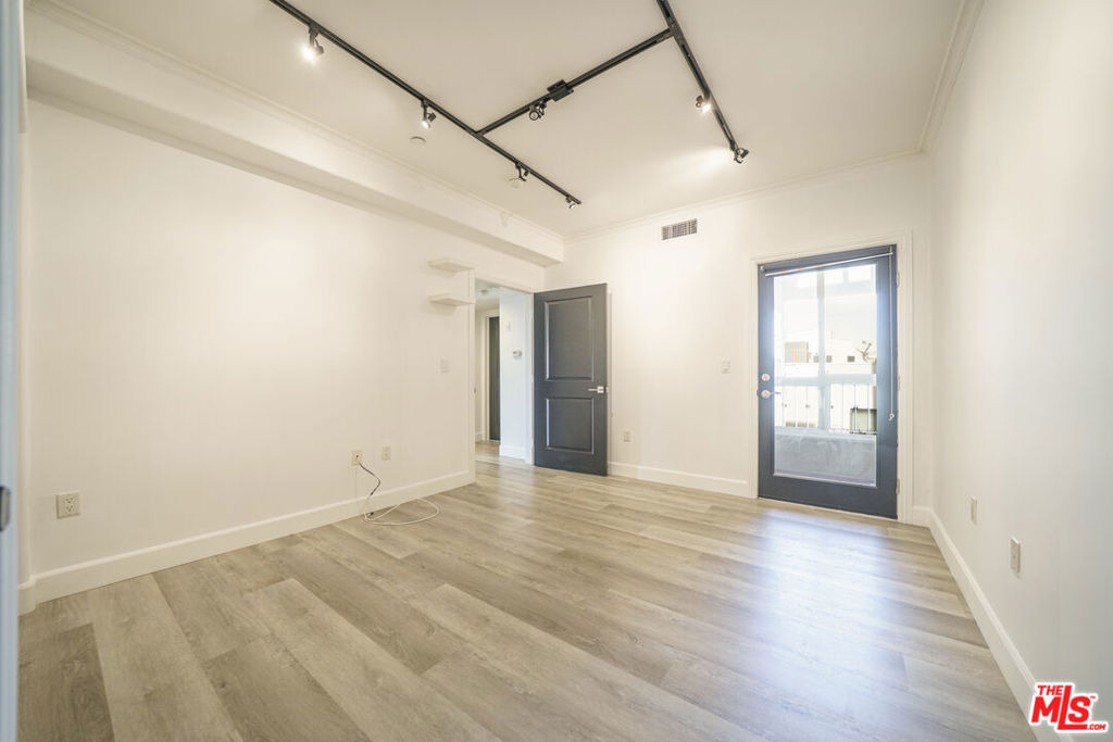 970 S St Andrews Place - Photo 29