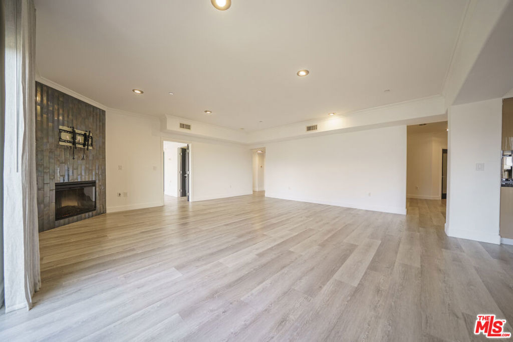 970 S St Andrews Place - Photo 3