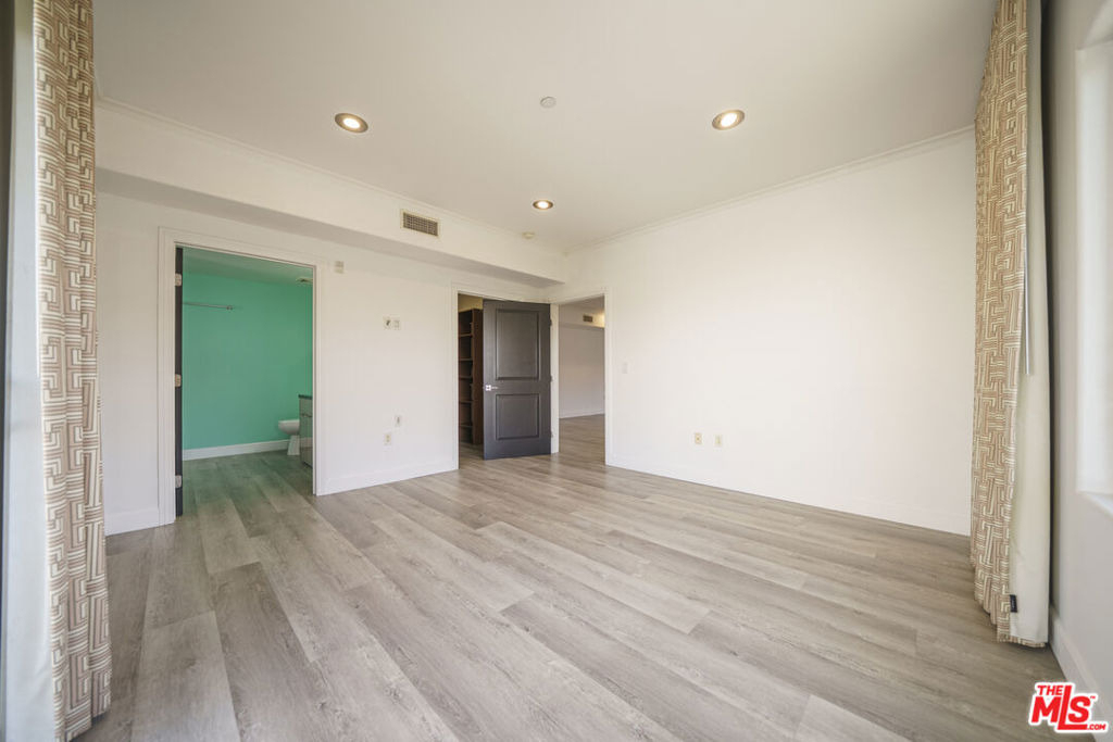 970 S St Andrews Place - Photo 16