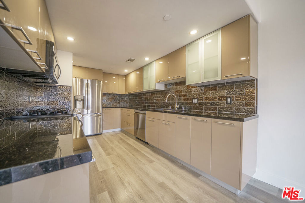 970 S St Andrews Place - Photo 9