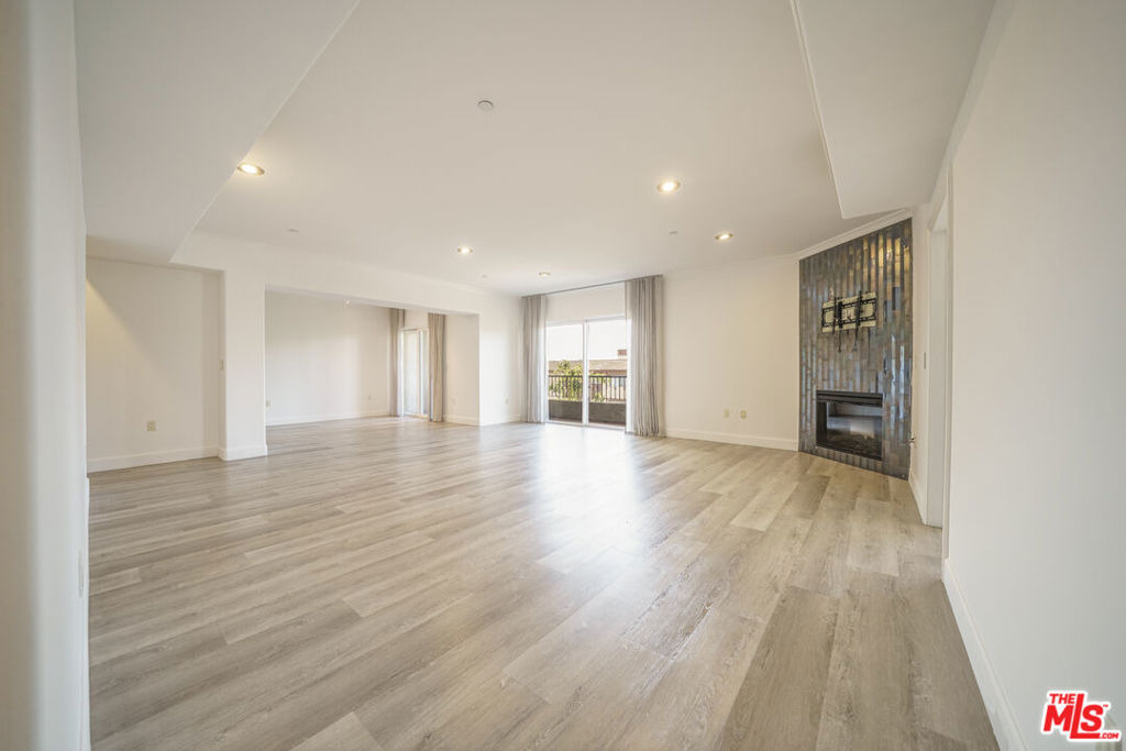 970 S St Andrews Place - Photo 4