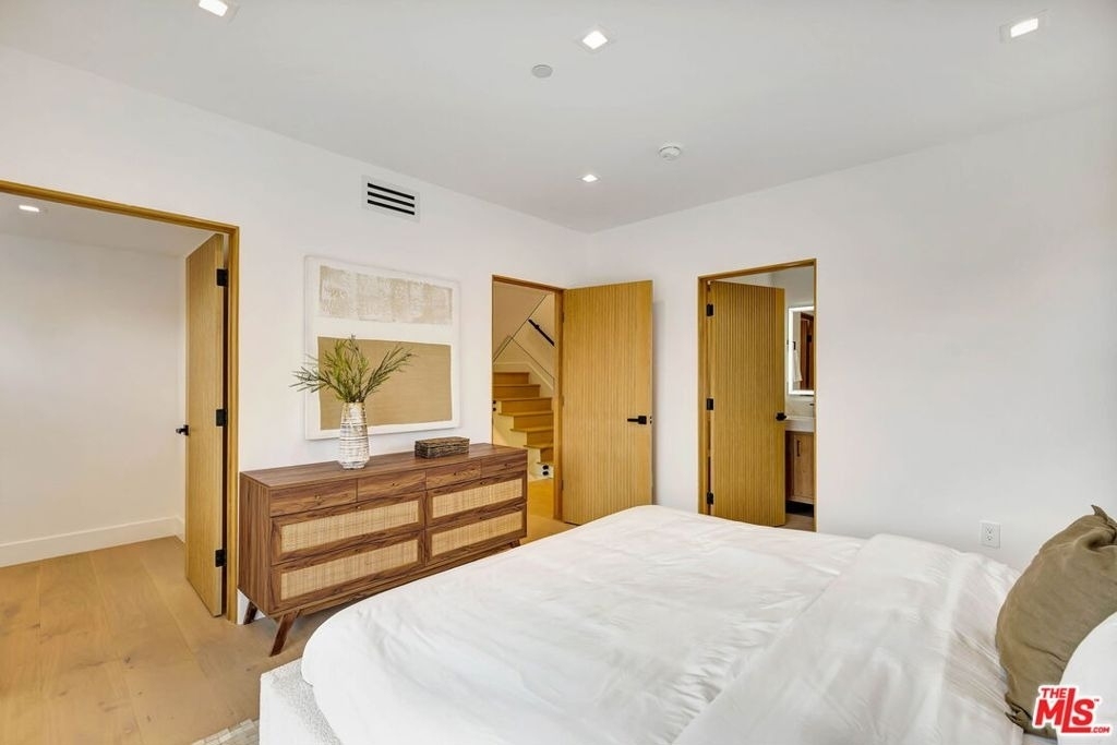 4329 Radford Avenue - Photo 14