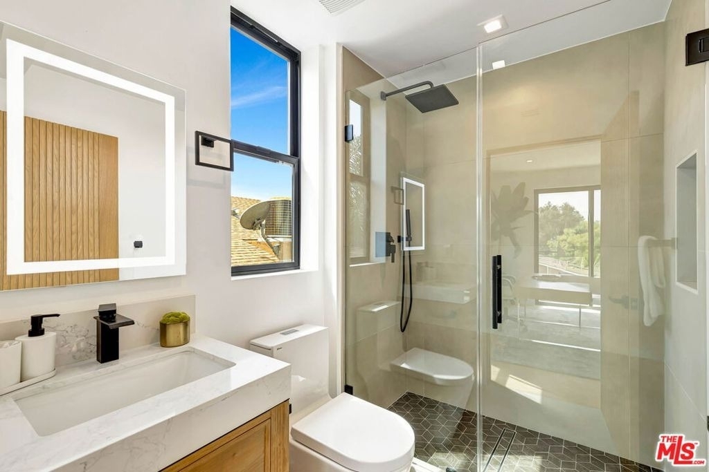 4329 Radford Avenue - Photo 25