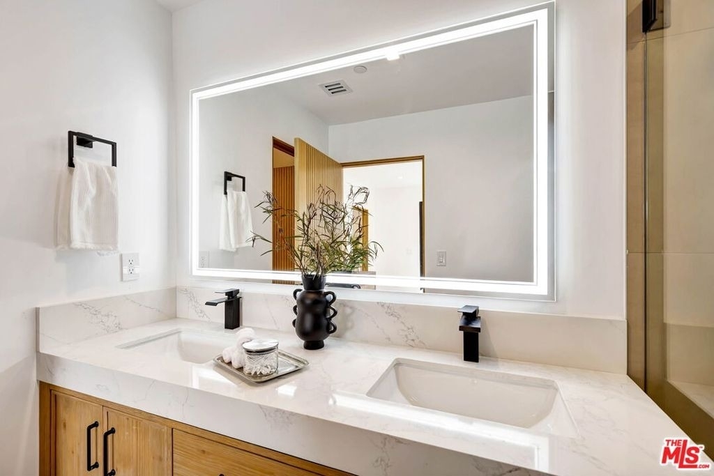 4329 Radford Avenue - Photo 21