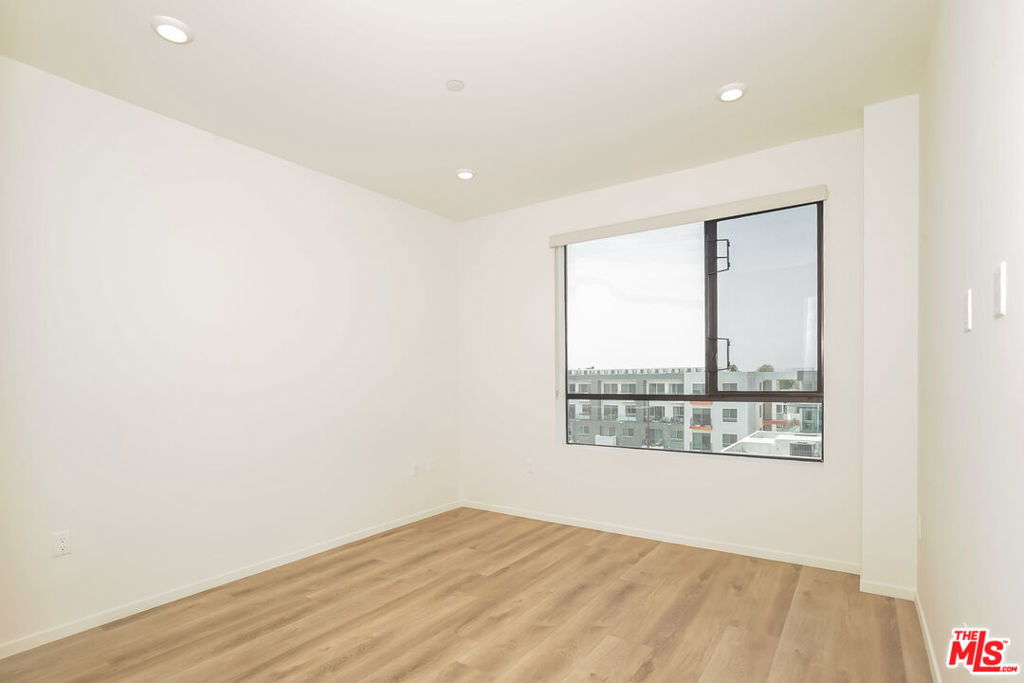 521 N Gramercy Place - Photo 7