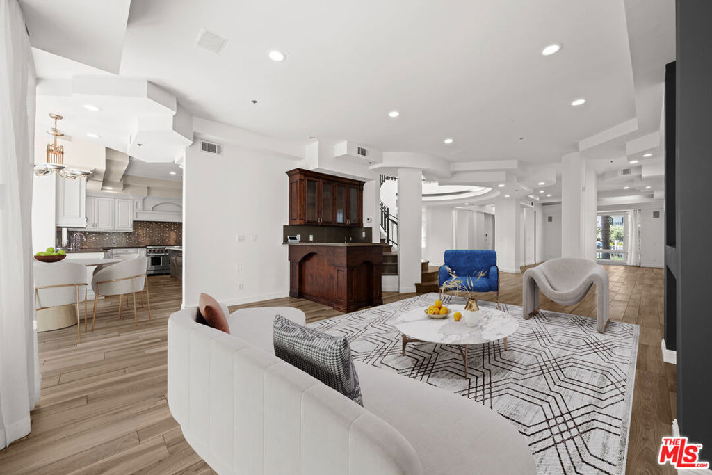 112 N Elm Drive - Photo 8