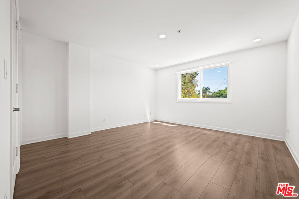 112 N Elm Drive - Photo 29