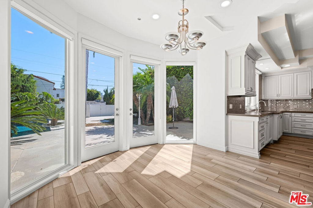 112 N Elm Drive - Photo 11