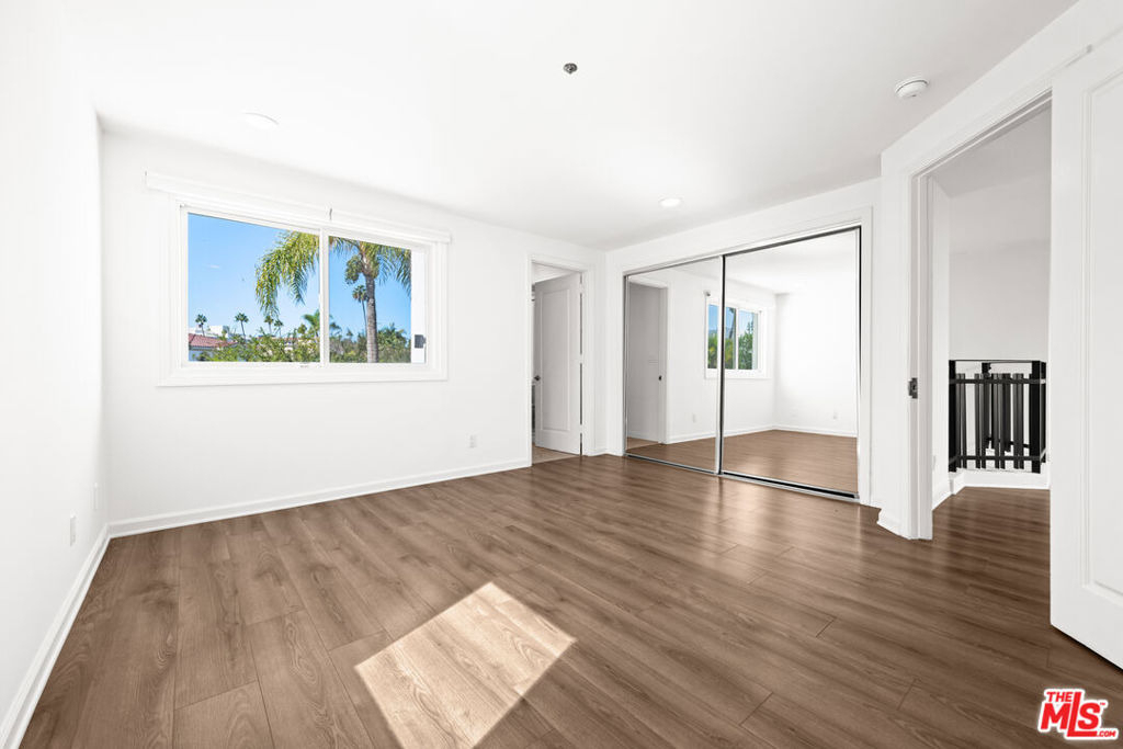 112 N Elm Drive - Photo 36