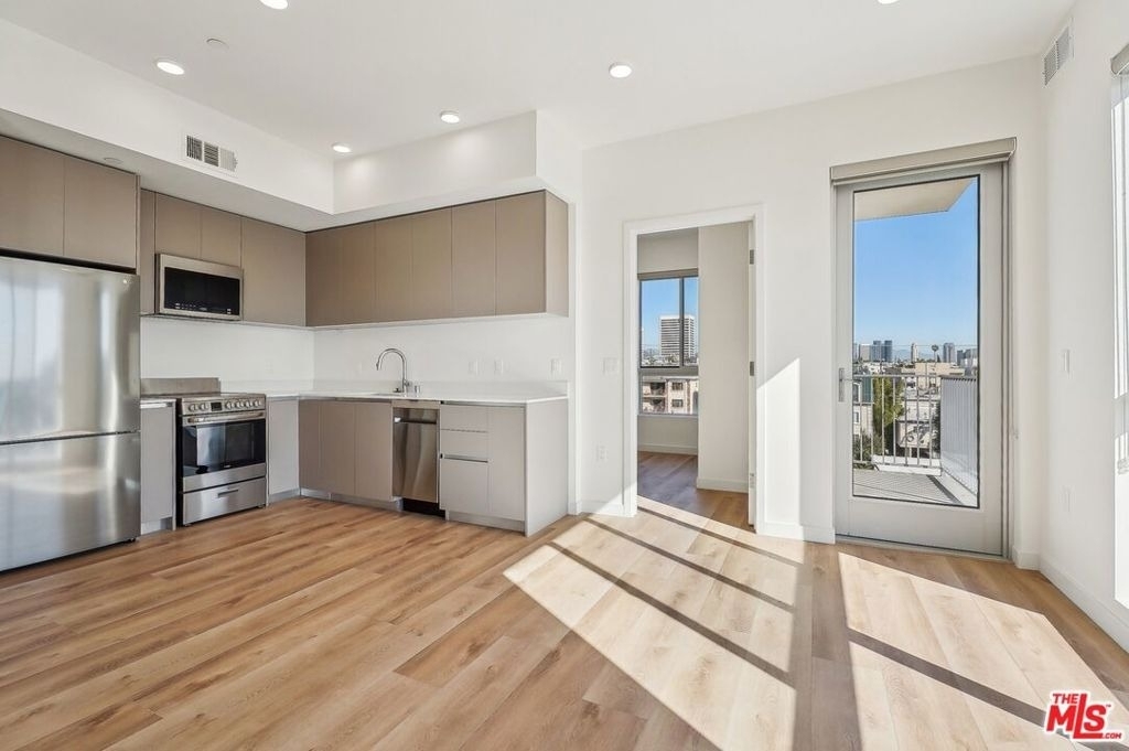 1814 Federal Avenue - Photo 4
