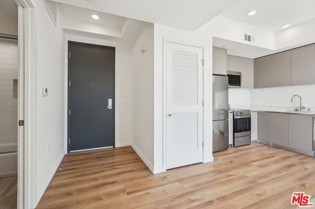 1814 Federal Avenue - Photo 1