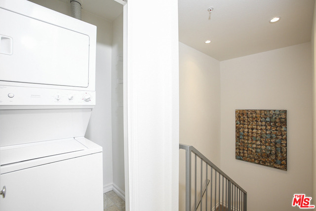629 Traction Avenue - Photo 17