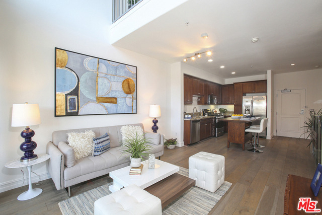 629 Traction Avenue - Photo 1