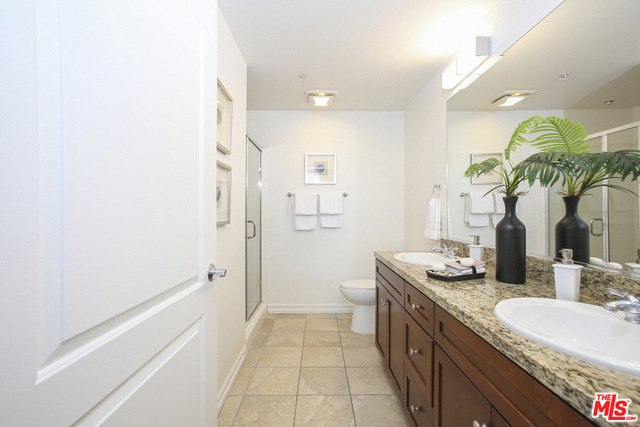 629 Traction Avenue - Photo 29