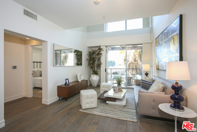 629 Traction Avenue - Photo 3