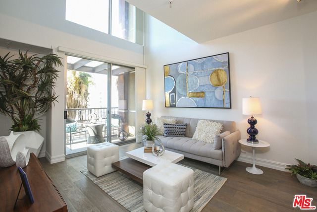 629 Traction Avenue - Photo 0