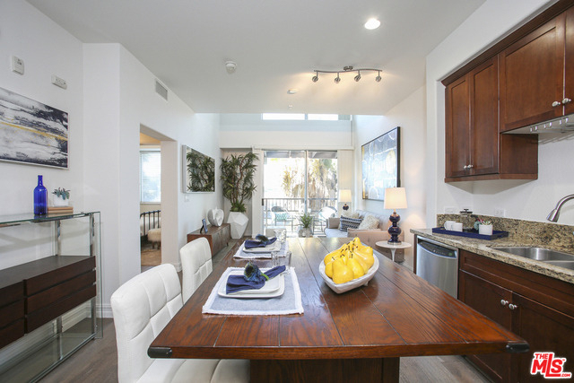 629 Traction Avenue - Photo 8