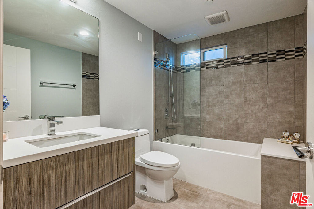 901 S Gramercy Drive - Photo 18