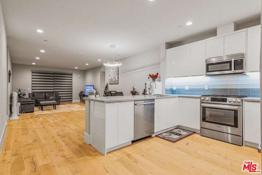 901 S Gramercy Drive - Photo 6